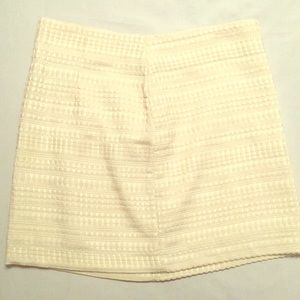 H&M off white mini skirt